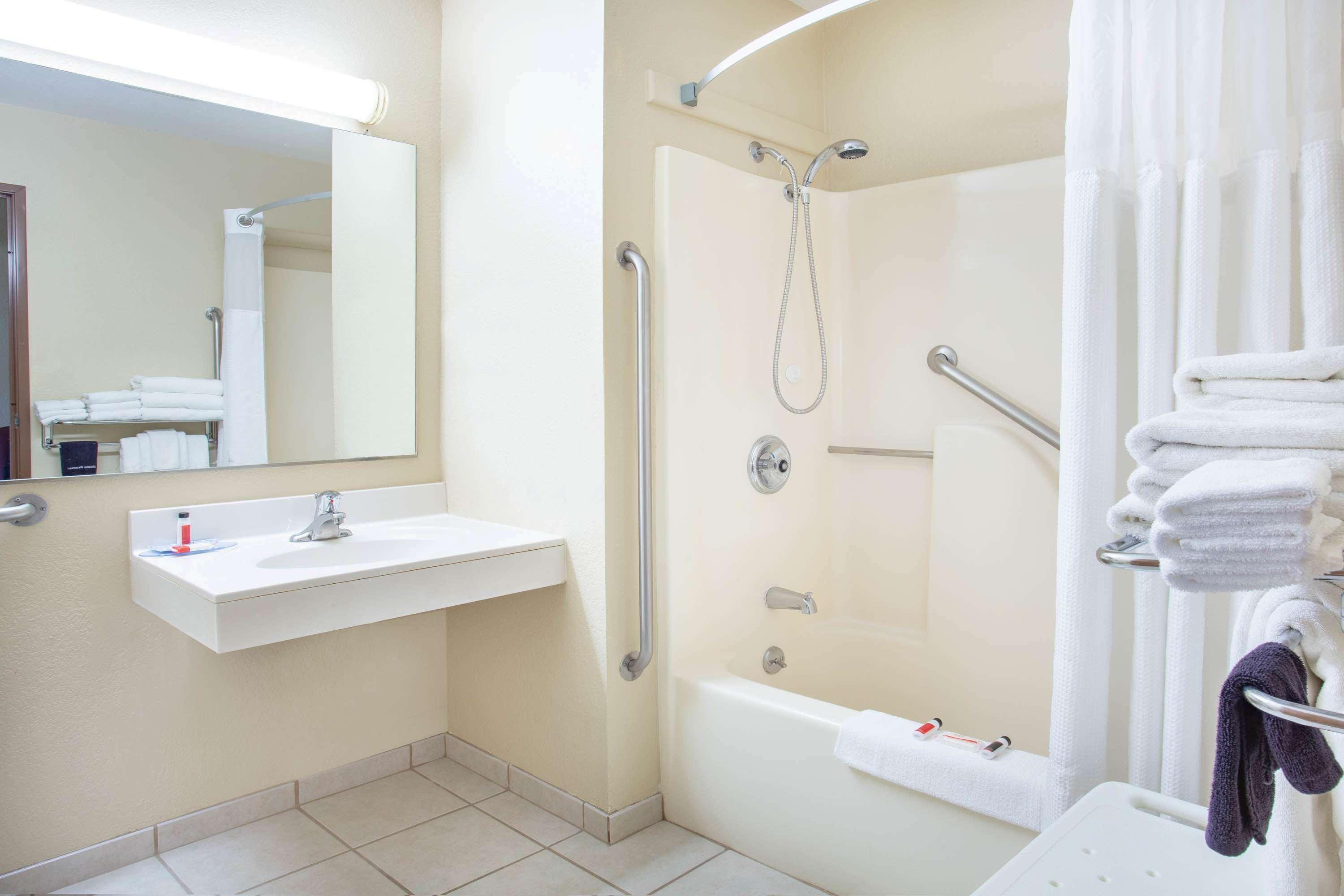 Super 8 By Wyndham Lewistown Ξενοδοχείο Εξωτερικό φωτογραφία
